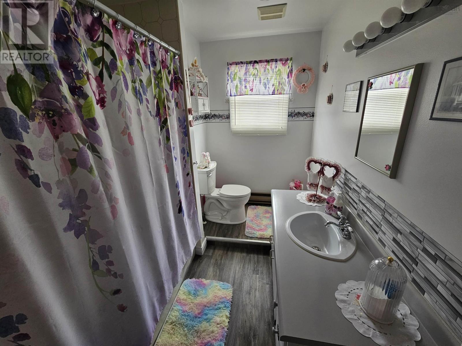 182 & 174 James Street, New Waterford, Nova Scotia  B1H 2X8 - Photo 21 - 202608366