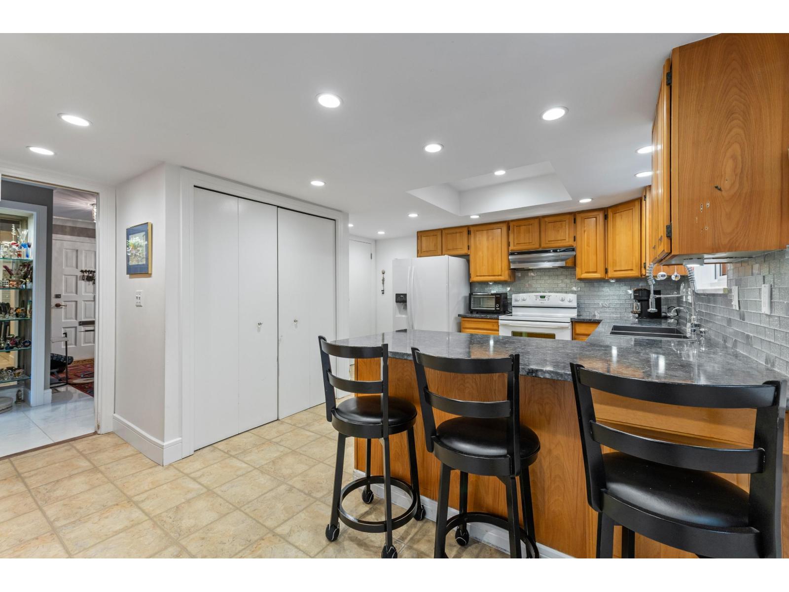 103 12757 16 Avenue, Surrey, British Columbia  V4A 1N2 - Photo 11 - R3114487