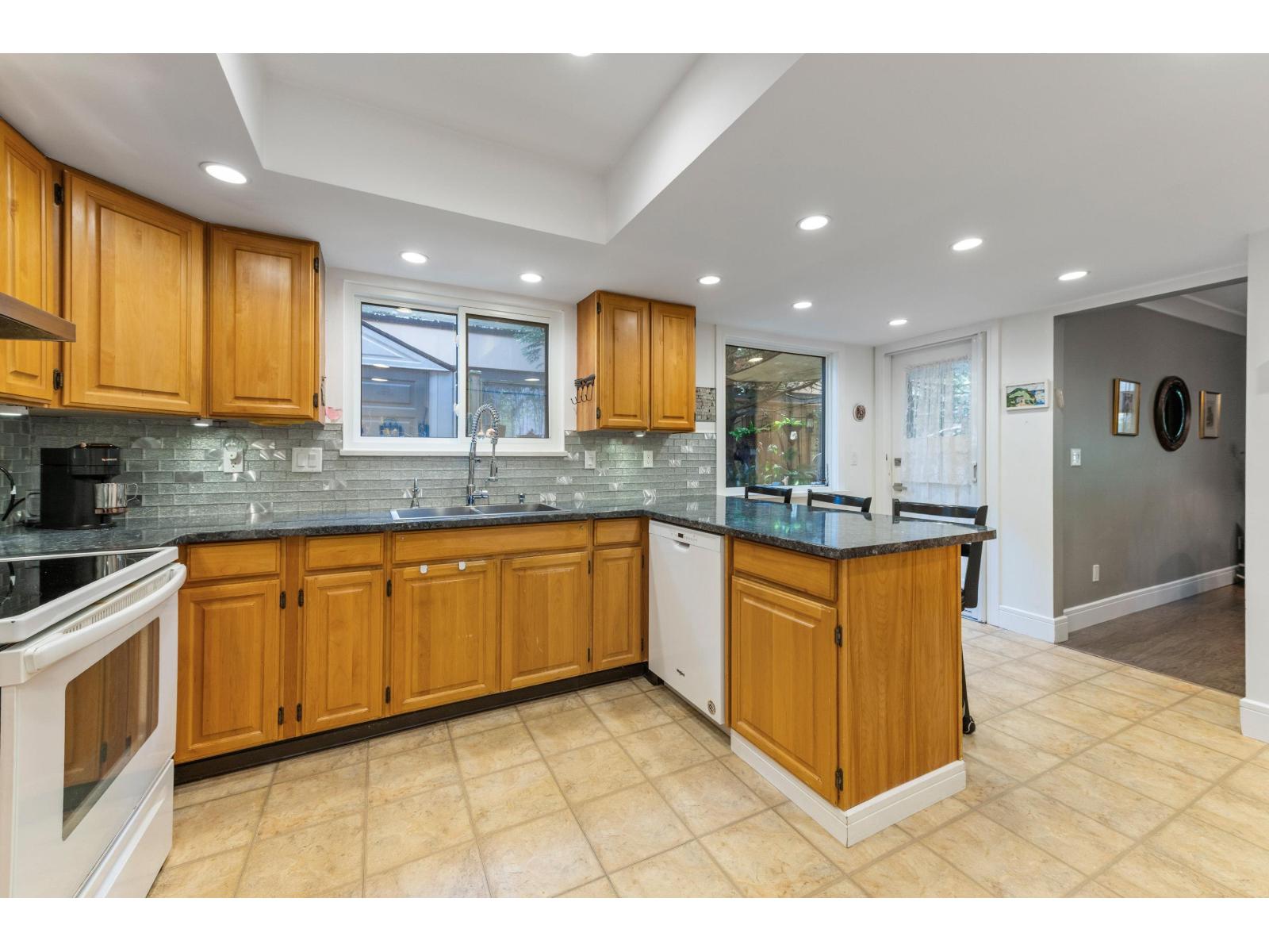 103 12757 16 Avenue, Surrey, British Columbia  V4A 1N2 - Photo 13 - R3114487