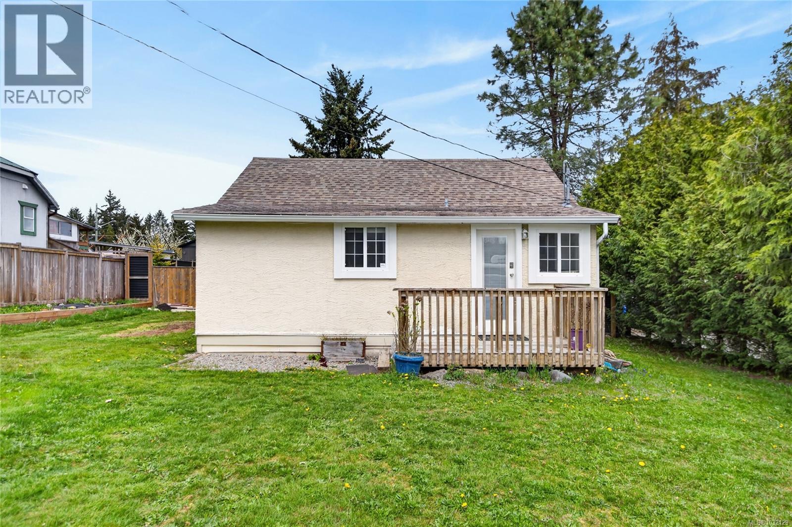 2818 Maryport Ave, Cumberland, British Columbia  V0R 1S0 - Photo 3 - 1032129