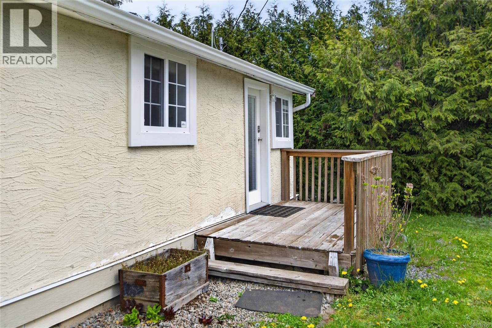 2818 Maryport Ave, Cumberland, British Columbia  V0R 1S0 - Photo 5 - 1032129