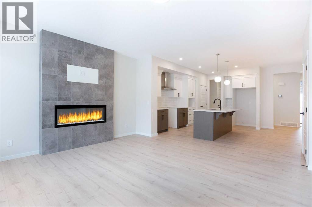 53 Creekside Passage SW, Calgary, Alberta  T2X 5V6 - Photo 13 - A2279223