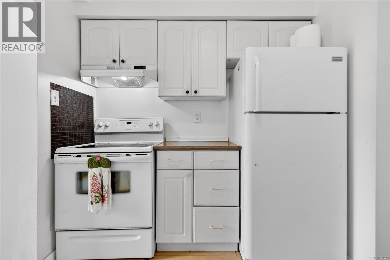 2818 Maryport Ave, Cumberland, British Columbia  V0R 1S0 - Photo 12 - 1032129