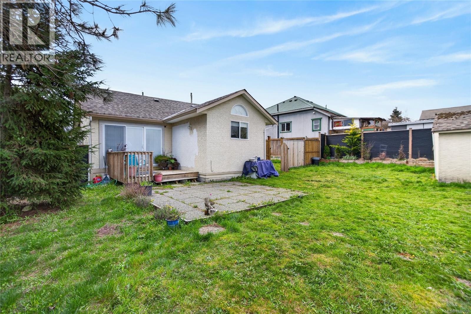 2818 Maryport Ave, Cumberland, British Columbia  V0R 1S0 - Photo 35 - 1032129