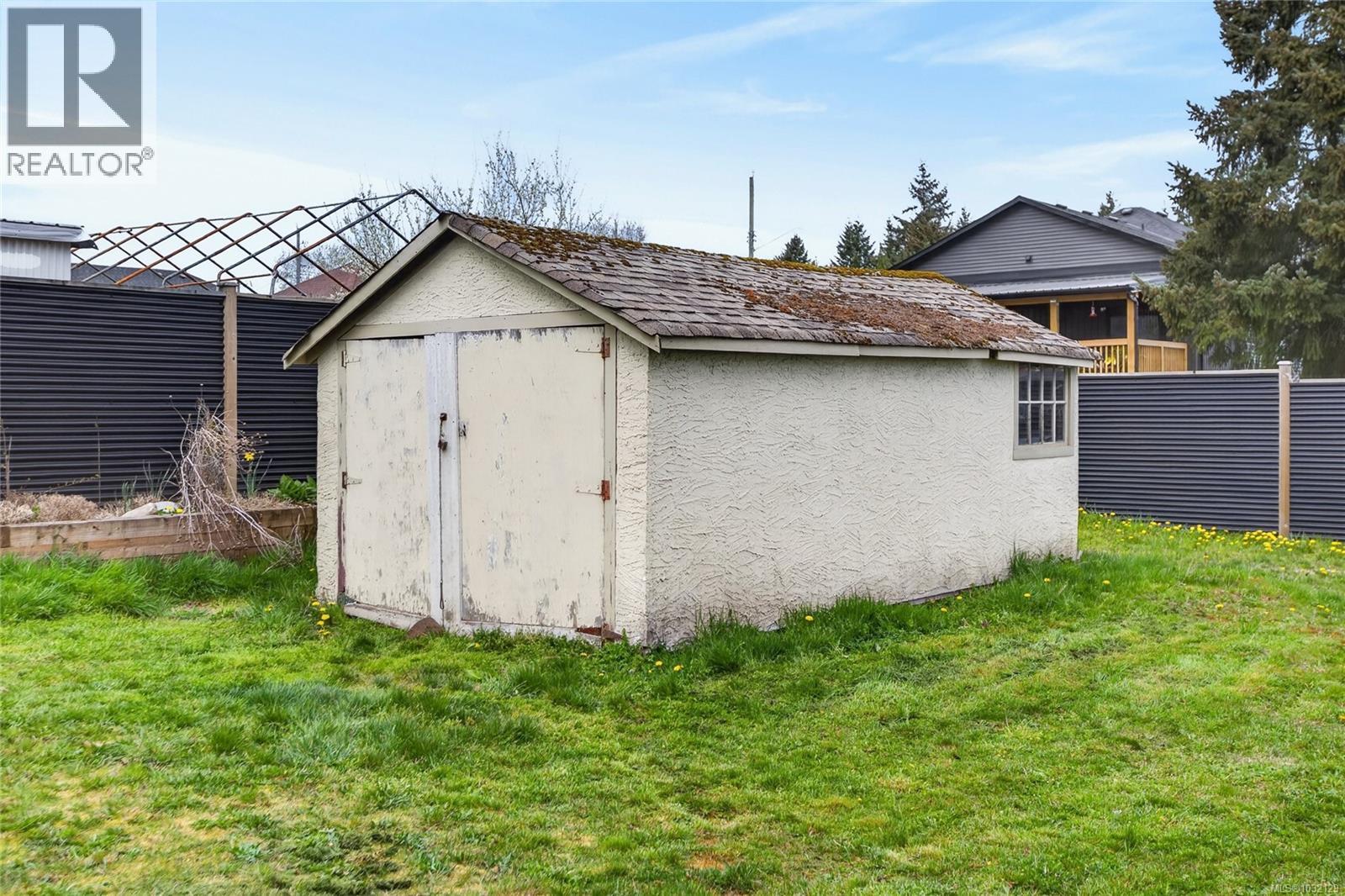 2818 Maryport Ave, Cumberland, British Columbia  V0R 1S0 - Photo 40 - 1032129