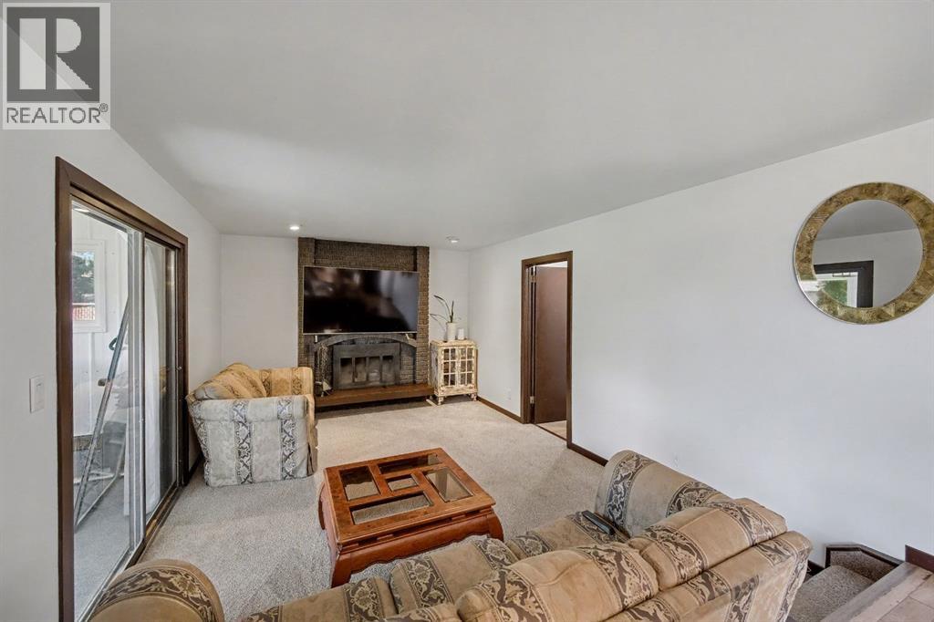 677 Wallace Drive, Carstairs, Alberta  T0M 0N0 - Photo 14 - A2303611