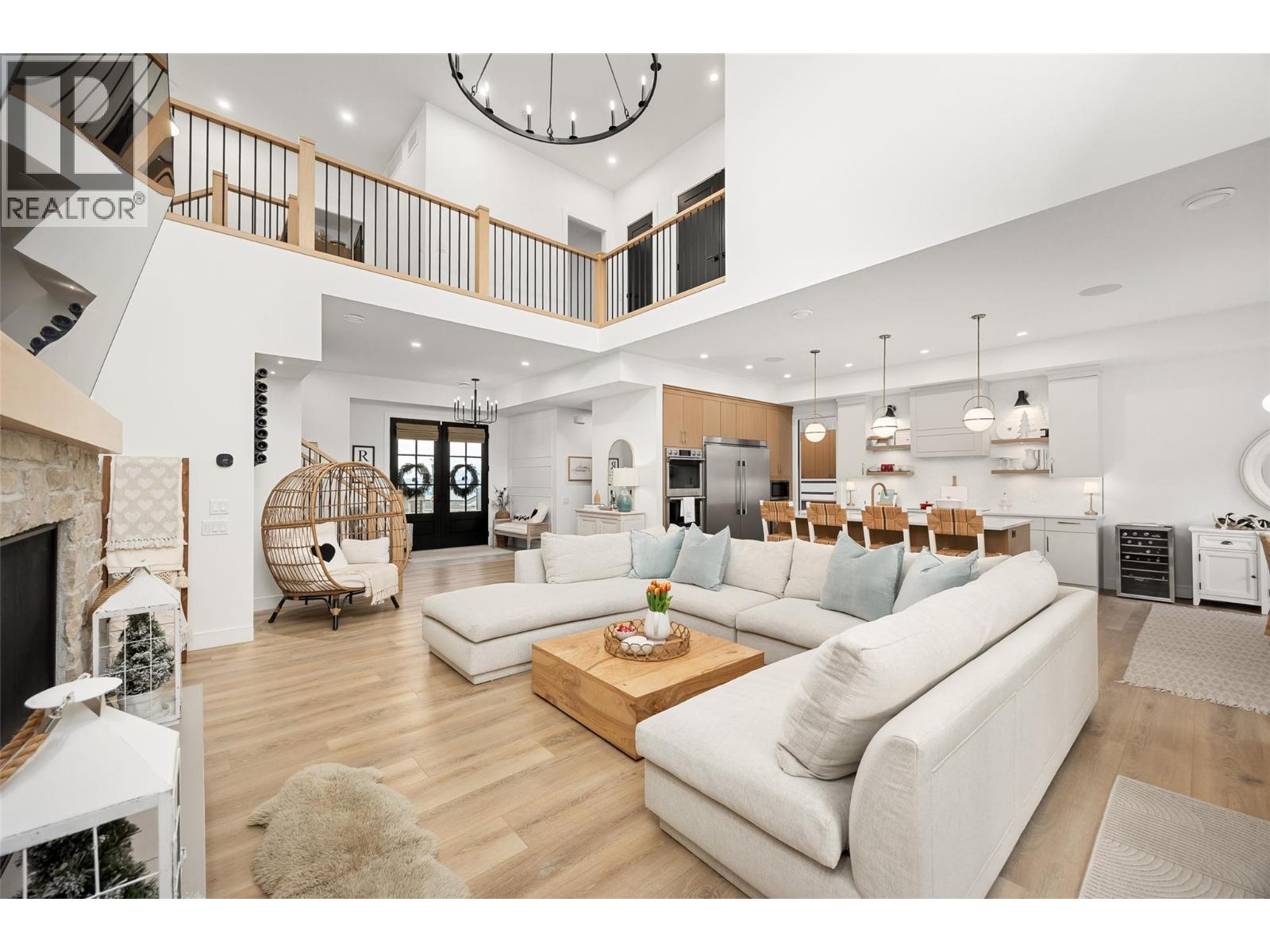 415 Hawk Hill Drive, Kelowna, British Columbia  V1W 0B1 - Photo 9 - 10377129