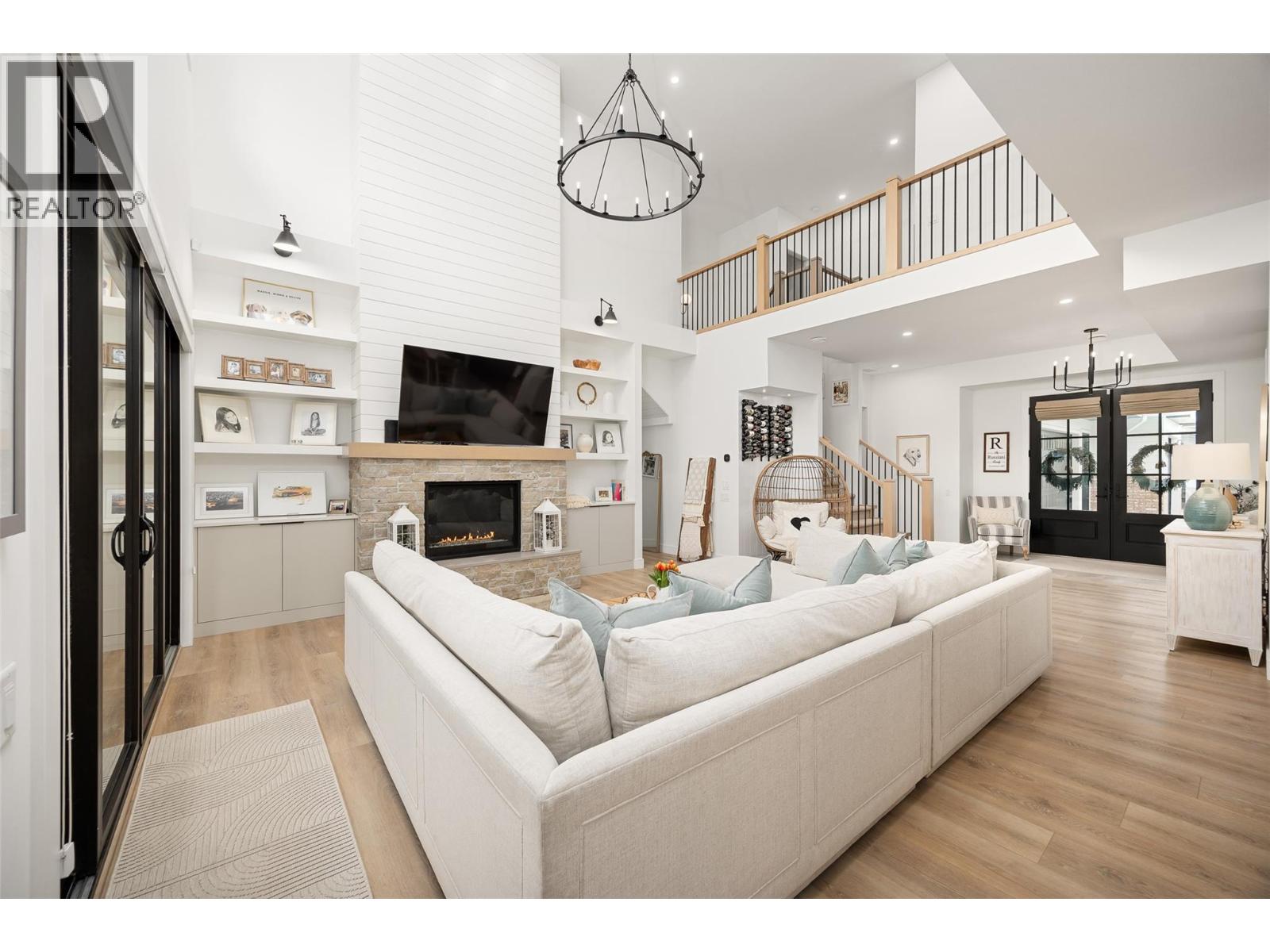 415 Hawk Hill Drive, Kelowna, British Columbia  V1W 0B1 - Photo 8 - 10377129