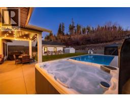 415 Hawk Hill Drive, Kelowna, British Columbia  V1W 0B1 - Photo 3 - 10377129