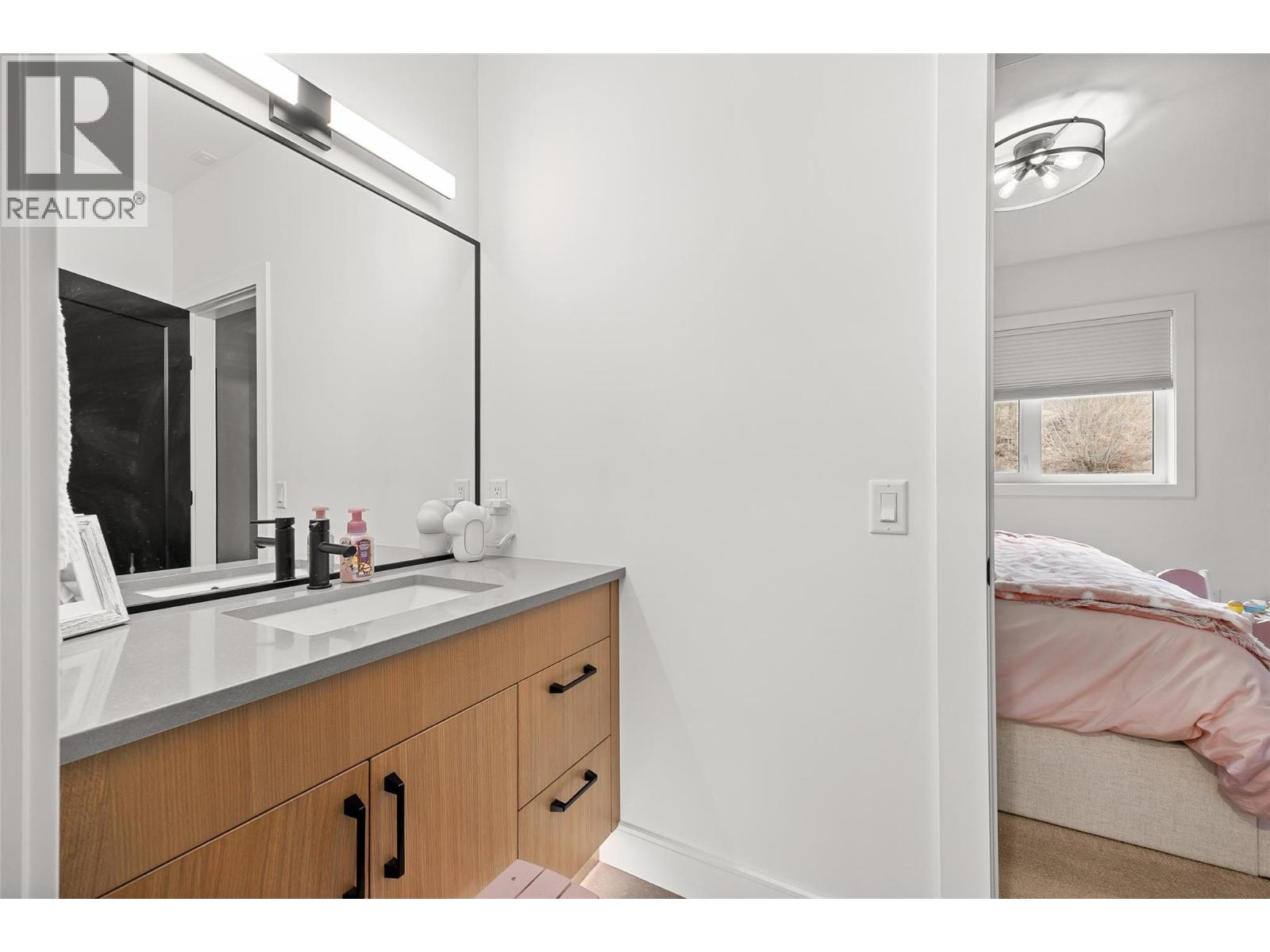 415 Hawk Hill Drive, Kelowna, British Columbia  V1W 0B1 - Photo 34 - 10377129