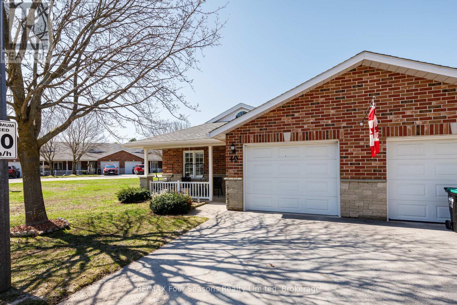 49 - 275 Huron Street, Clearview, Ontario  L0M 1S0 - Photo 2 - S12926040