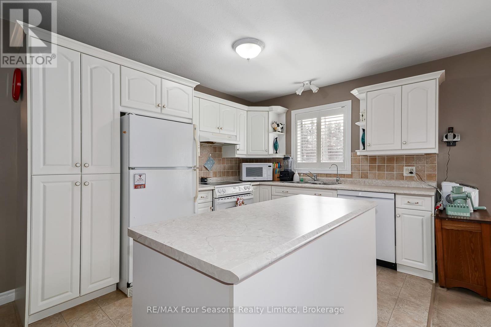 49 - 275 Huron Street, Clearview, Ontario  L0M 1S0 - Photo 9 - S12926040