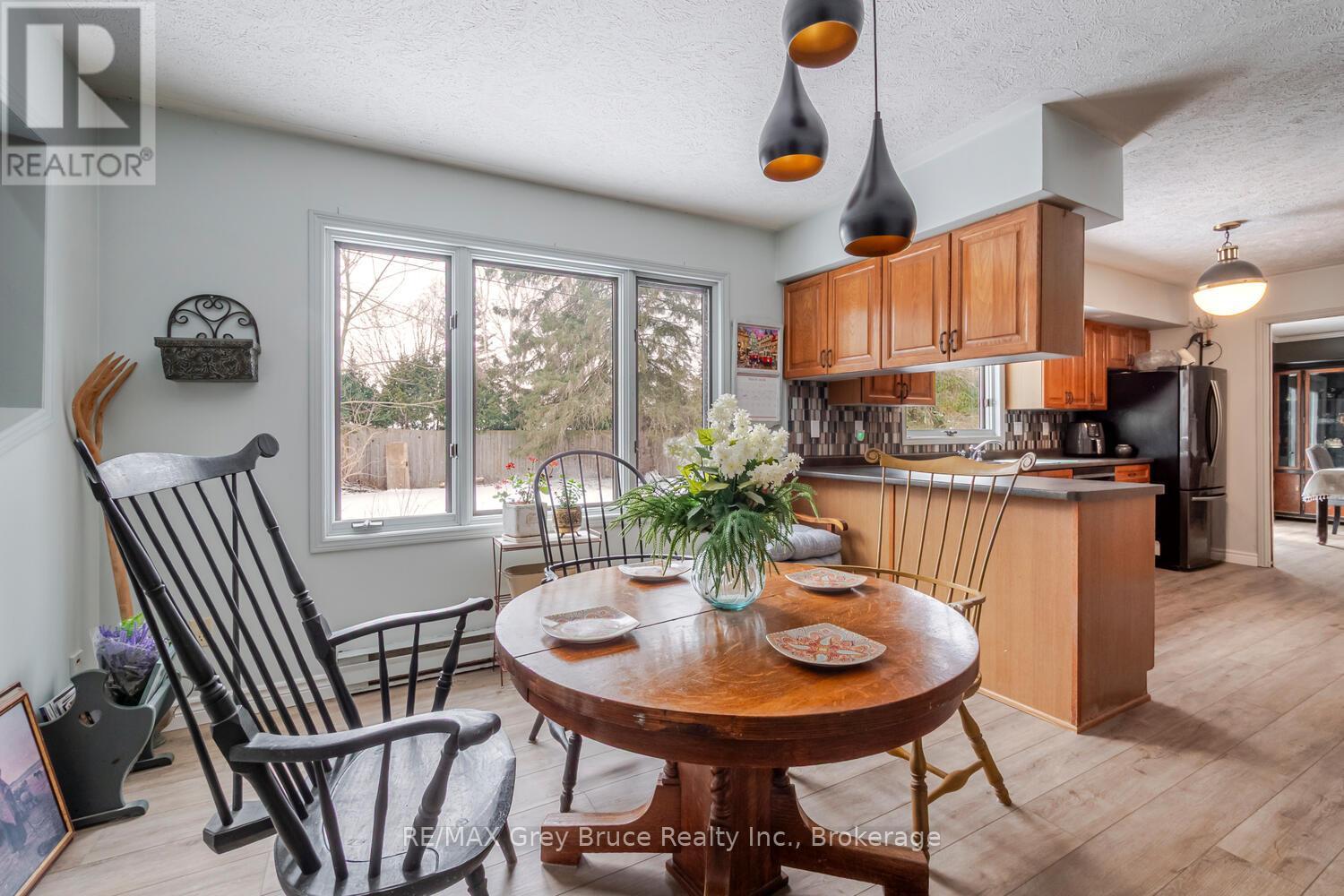 6 Kirkland Place, South Bruce Peninsula, Ontario  N0H 2G0 - Photo 7 - X12909674