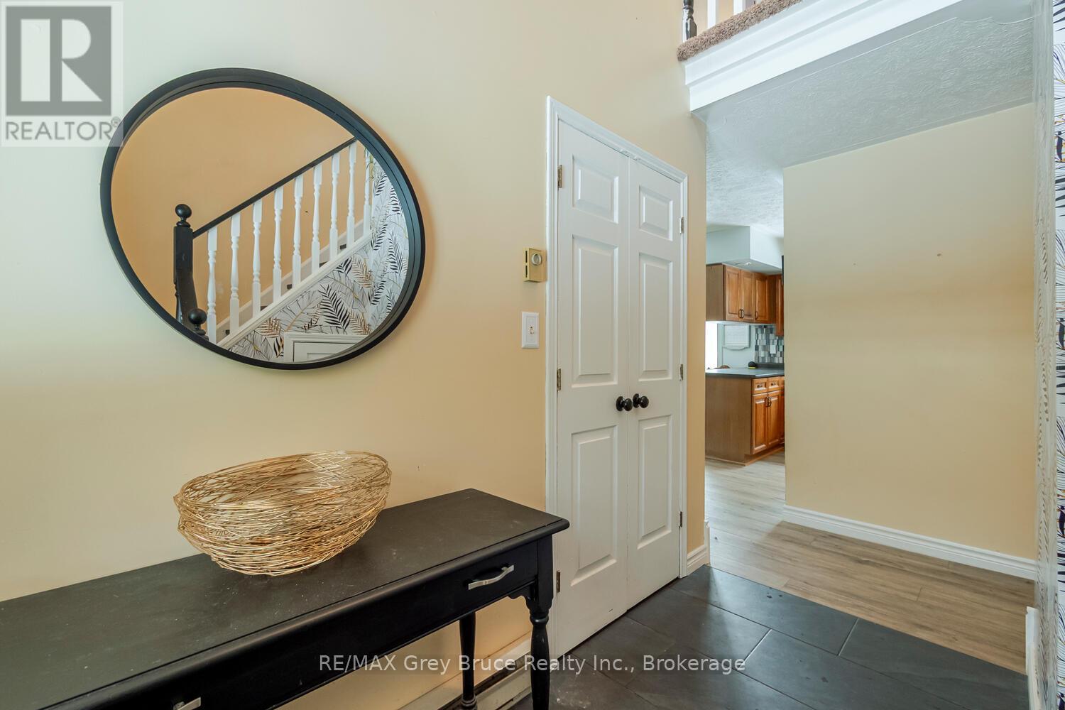 6 Kirkland Place, South Bruce Peninsula, Ontario  N0H 2G0 - Photo 4 - X12909674