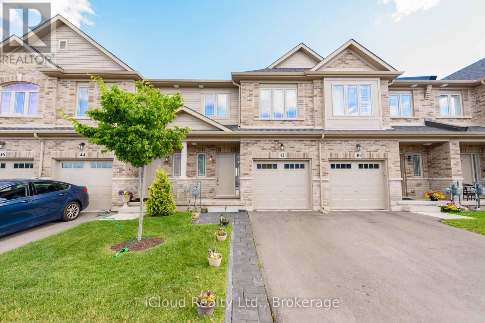 42 SERENITY LANE, Hamilton, Ontario