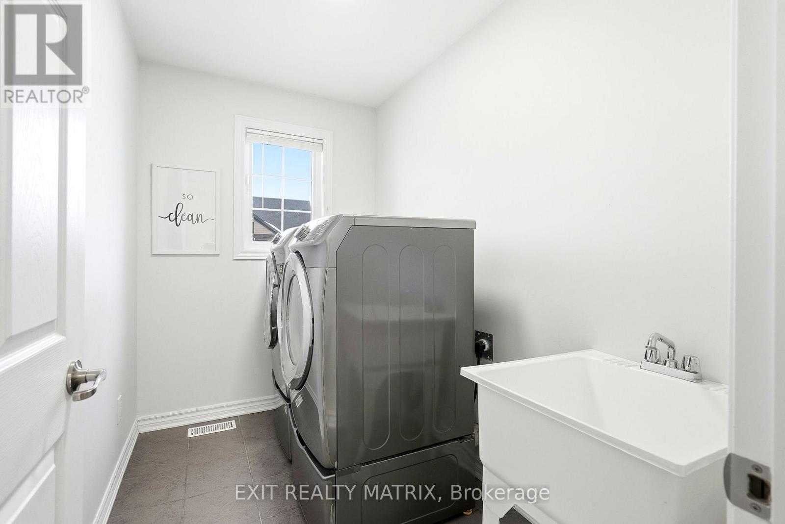 194 Flowing Creek Circle, Ottawa, Ontario  K2M 2R7 - Photo 18 - X12851686