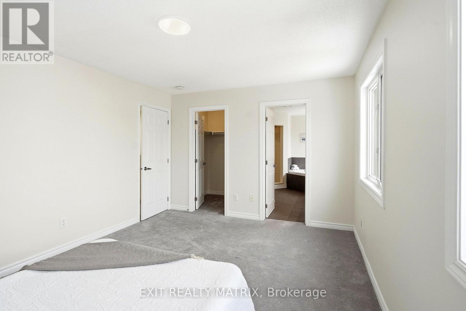 194 Flowing Creek Circle, Ottawa, Ontario  K2M 2R7 - Photo 11 - X12851686