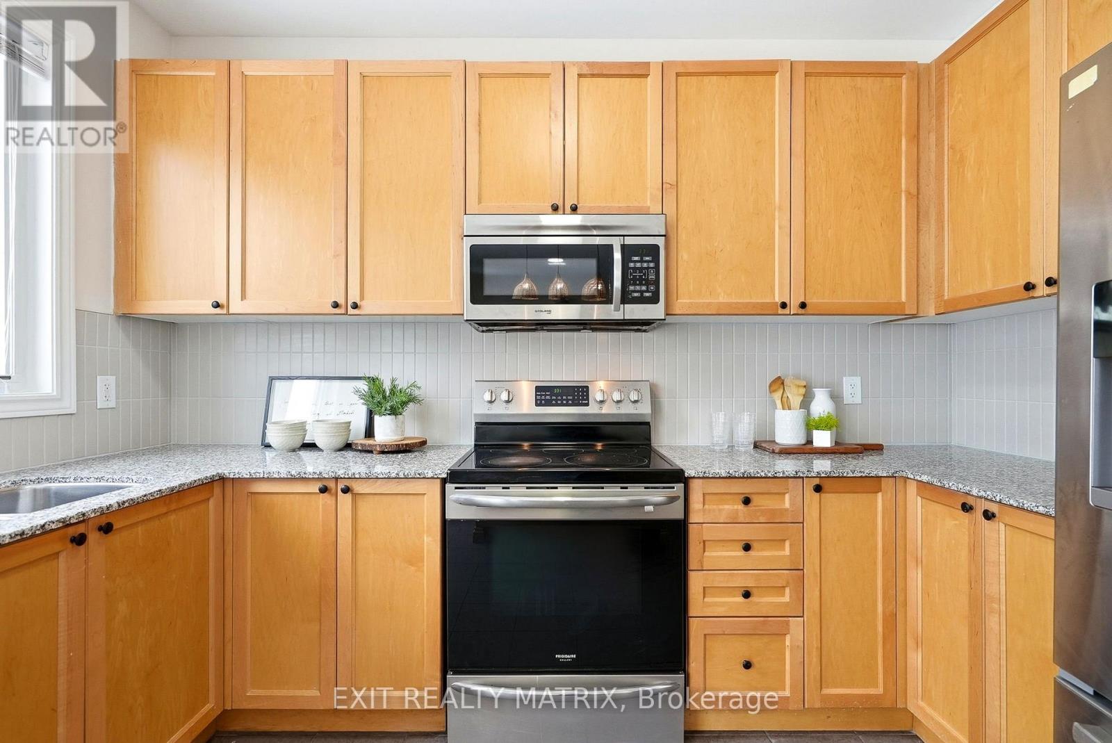 194 Flowing Creek Circle, Ottawa, Ontario  K2M 2R7 - Photo 6 - X12851686