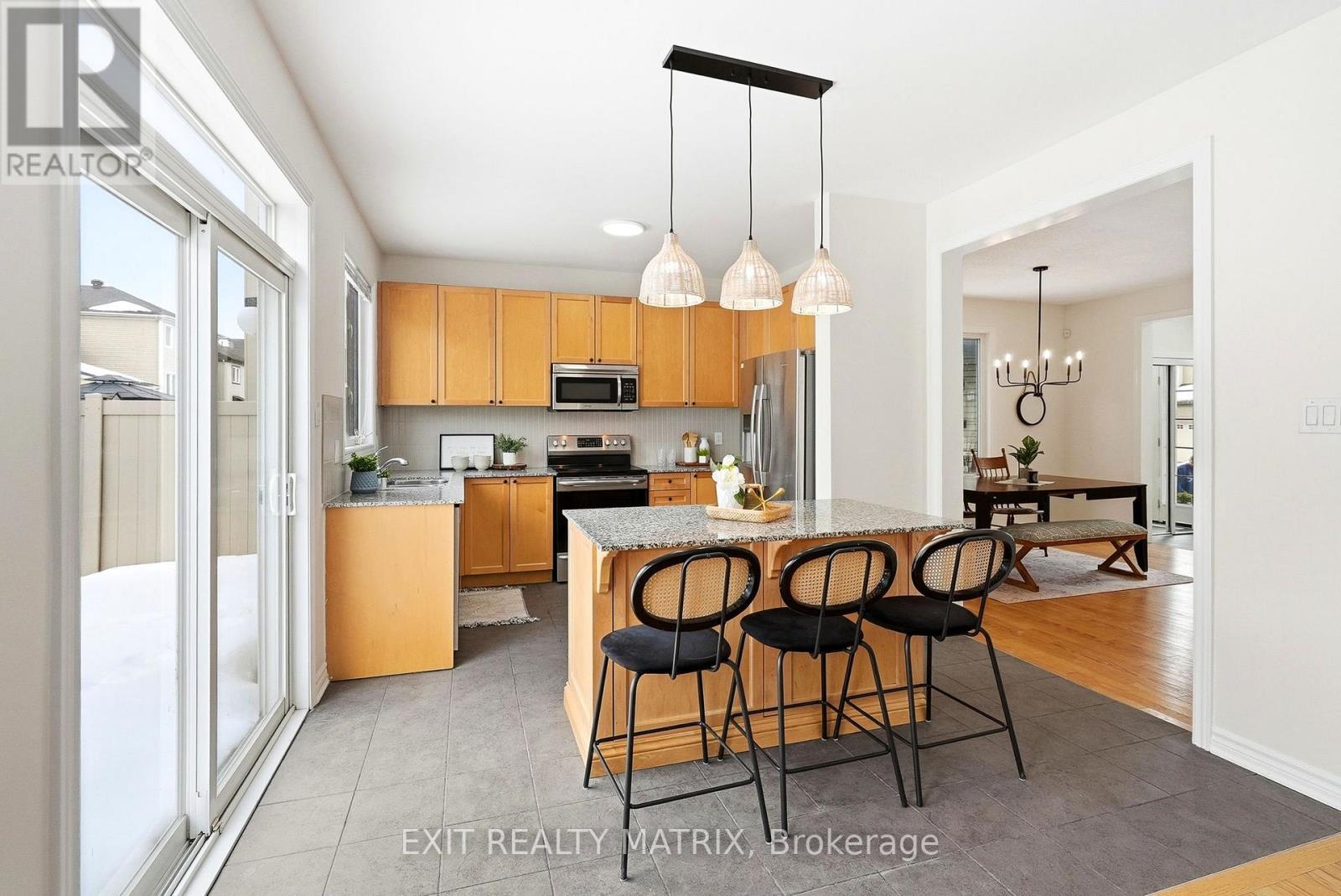 194 Flowing Creek Circle, Ottawa, Ontario  K2M 2R7 - Photo 5 - X12851686