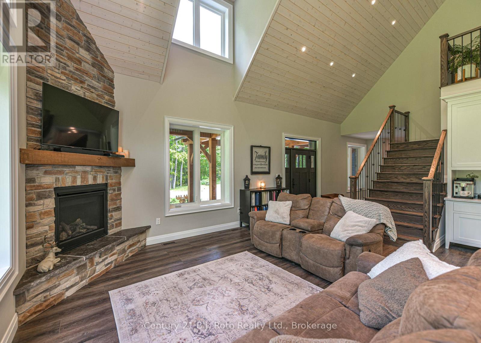 3082 Fairgrounds Road, Severn, Ontario  L3V 0Y2 - Photo 12 - S13036228