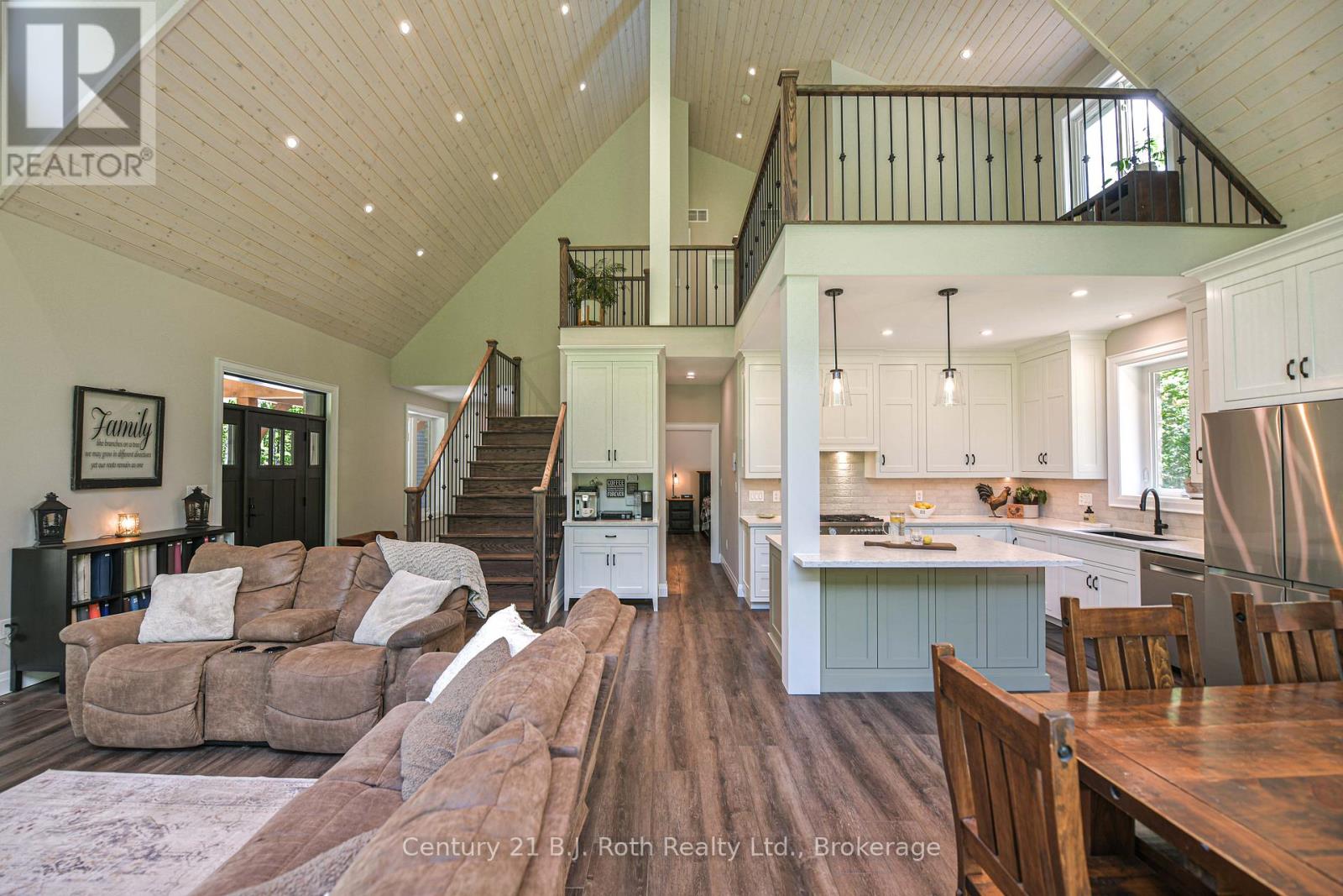 3082 Fairgrounds Road, Severn, Ontario  L3V 0Y2 - Photo 13 - S13036228