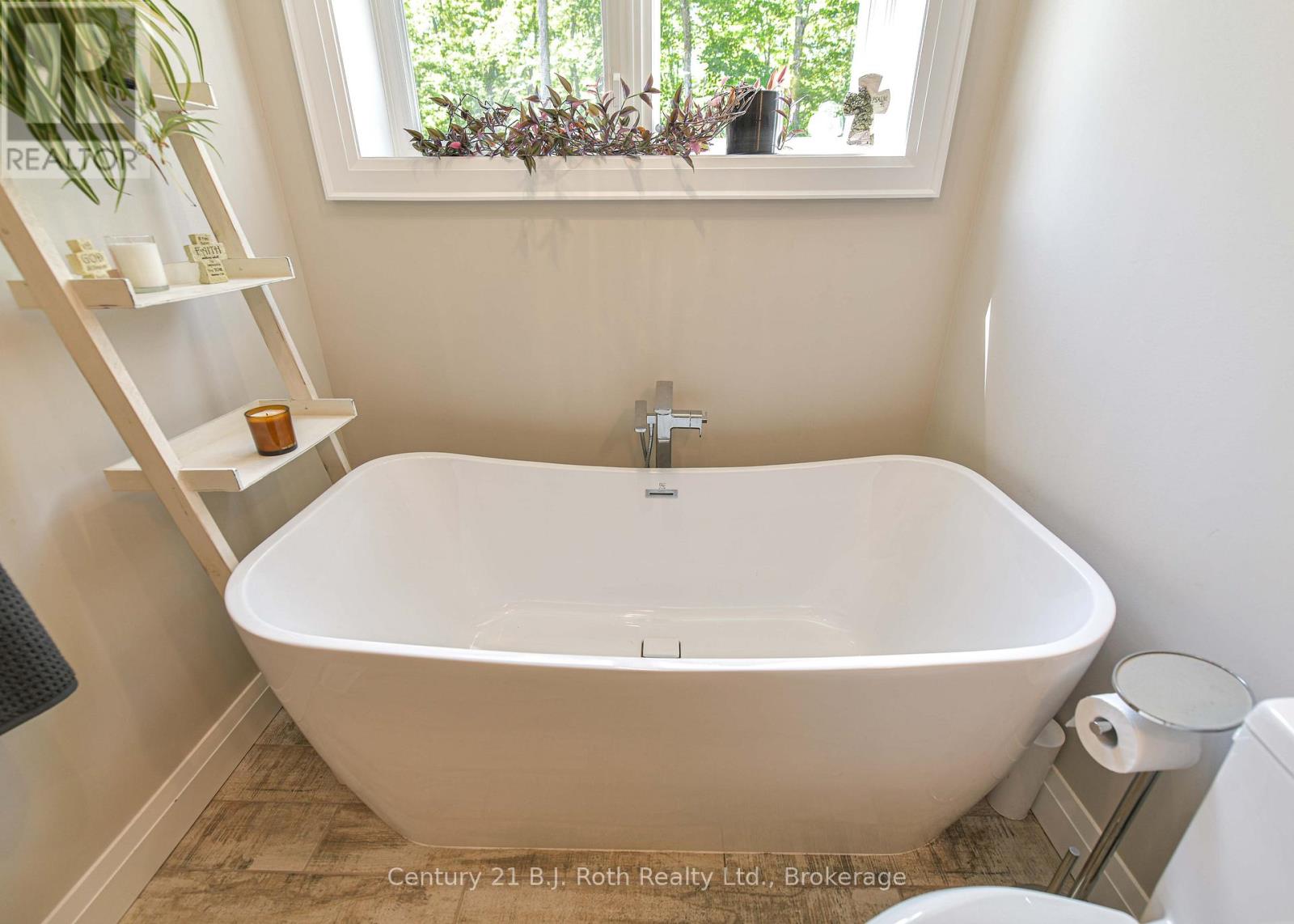 3082 Fairgrounds Road, Severn, Ontario  L3V 0Y2 - Photo 26 - S13036228