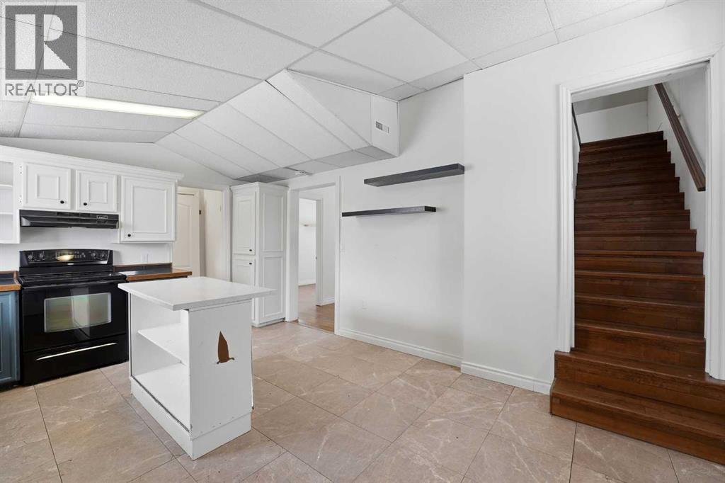 5713 57 Avenue, Red Deer, Alberta  T4N 4S2 - Photo 5 - A2299702