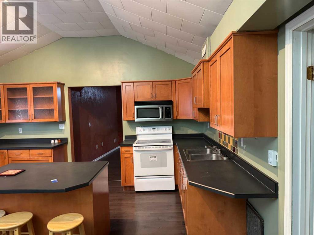 4923 49 Street, Hardisty, Alberta  T0B 1V0 - Photo 5 - A2272458