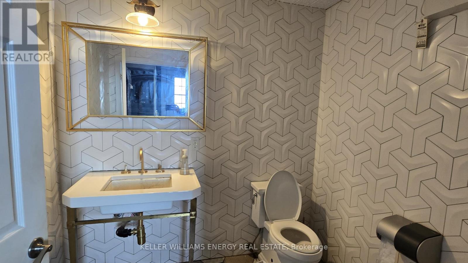 298 Main Street, Prince Edward County, Ontario  K0K 3L0 - Photo 14 - X13036238