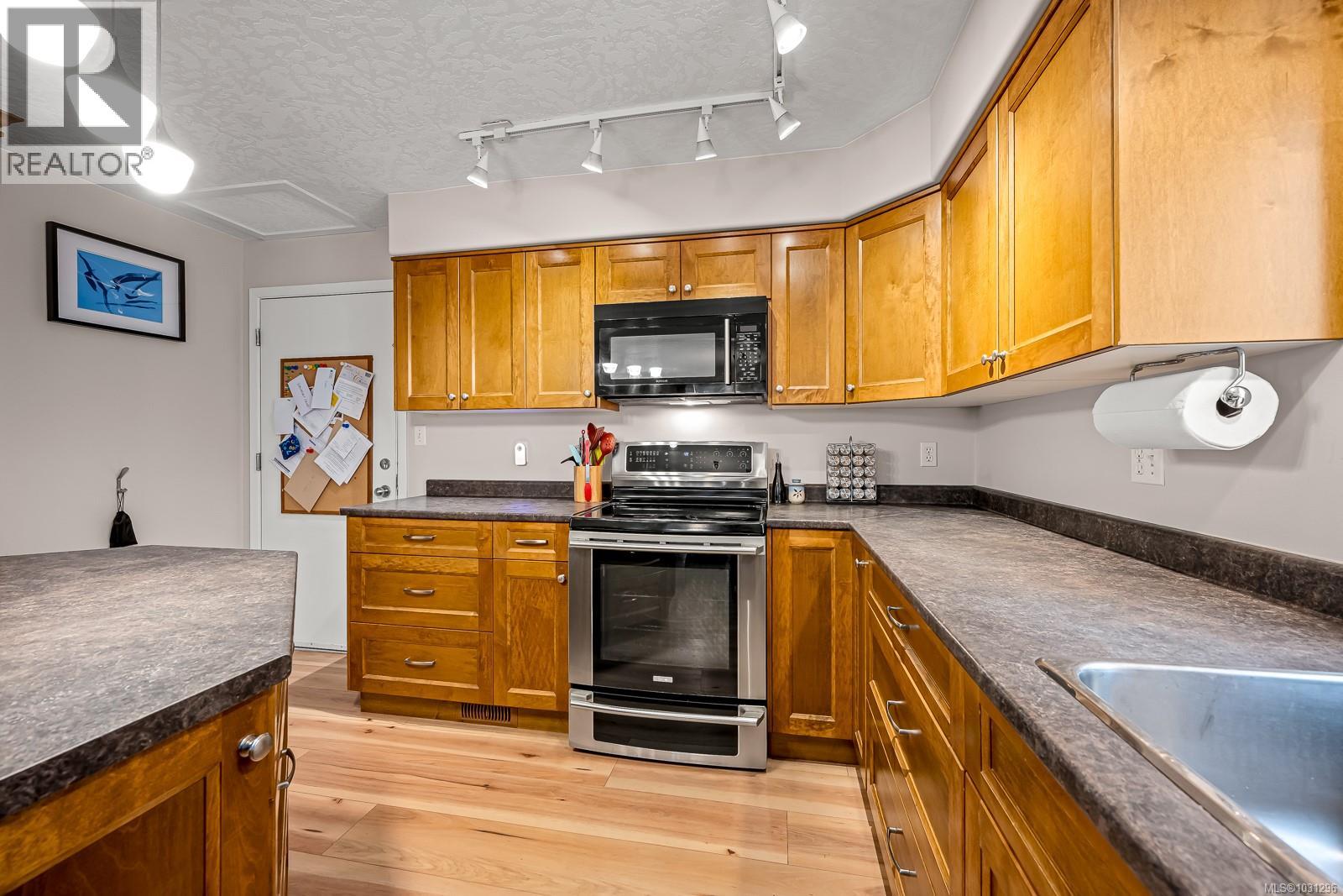 1103 View Pl, Courtenay, British Columbia  V9N 9B6 - Photo 13 - 1031296