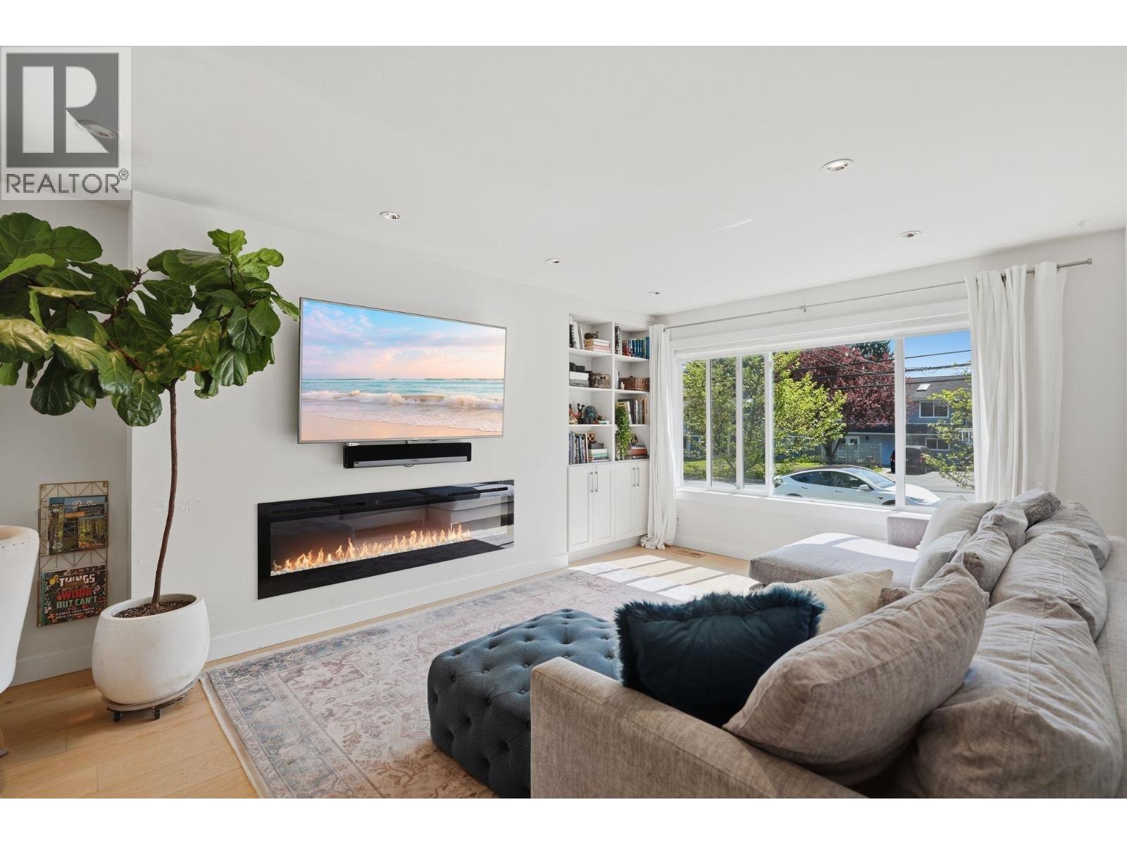 5479 6 Avenue, Delta, British Columbia  V4M 1L9 - Photo 2 - R3114600