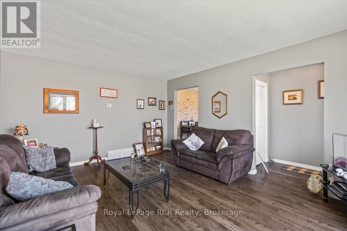 601 17th Avenue, Hanover, Ontario  N4N 3B1 - Photo 5 - X13036322