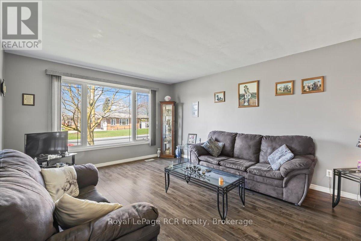 601 17th Avenue, Hanover, Ontario  N4N 3B1 - Photo 6 - X13036322