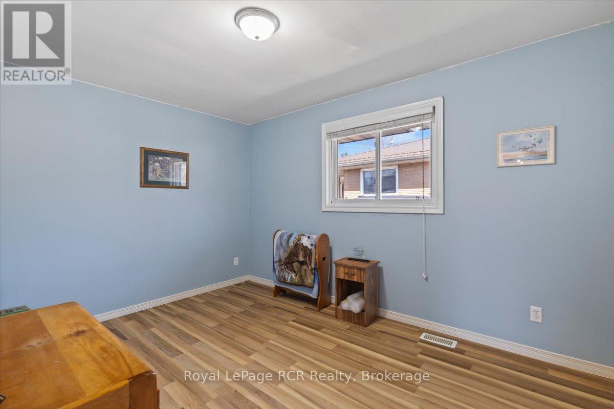 601 17th Avenue, Hanover, Ontario  N4N 3B1 - Photo 7 - X13036322