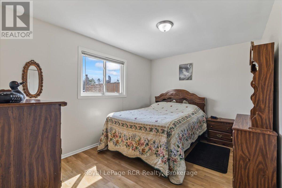 601 17th Avenue, Hanover, Ontario  N4N 3B1 - Photo 8 - X13036322