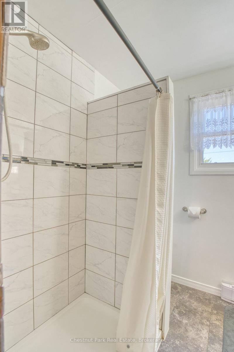 47 Water Street, Northern Bruce Peninsula, Ontario  N0H 2T0 - Photo 15 - X13036380