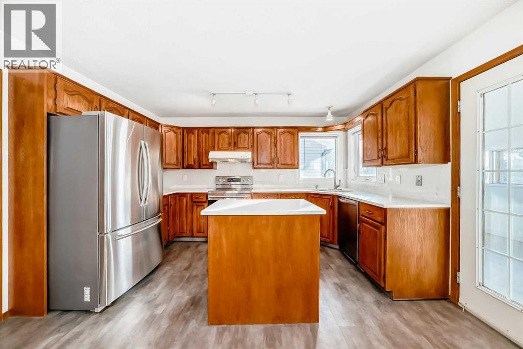 266 Edgepark Way Nw, Calgary, Alberta  T3A 4S7 - Photo 3 - A2276555