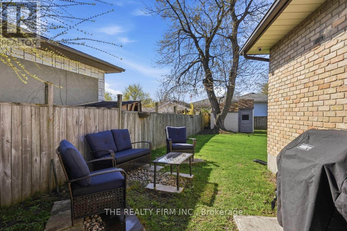 923 Willow Lane, London South, Ontario  N6E 1H4 - Photo 39 - X13036274