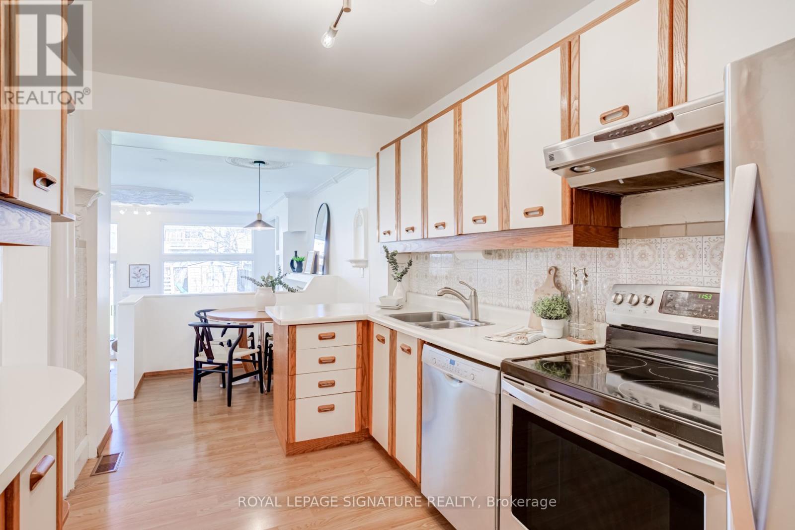 138 Melrose Avenue, Toronto, Ontario  M5M 1Y7 - Photo 9 - C13035950