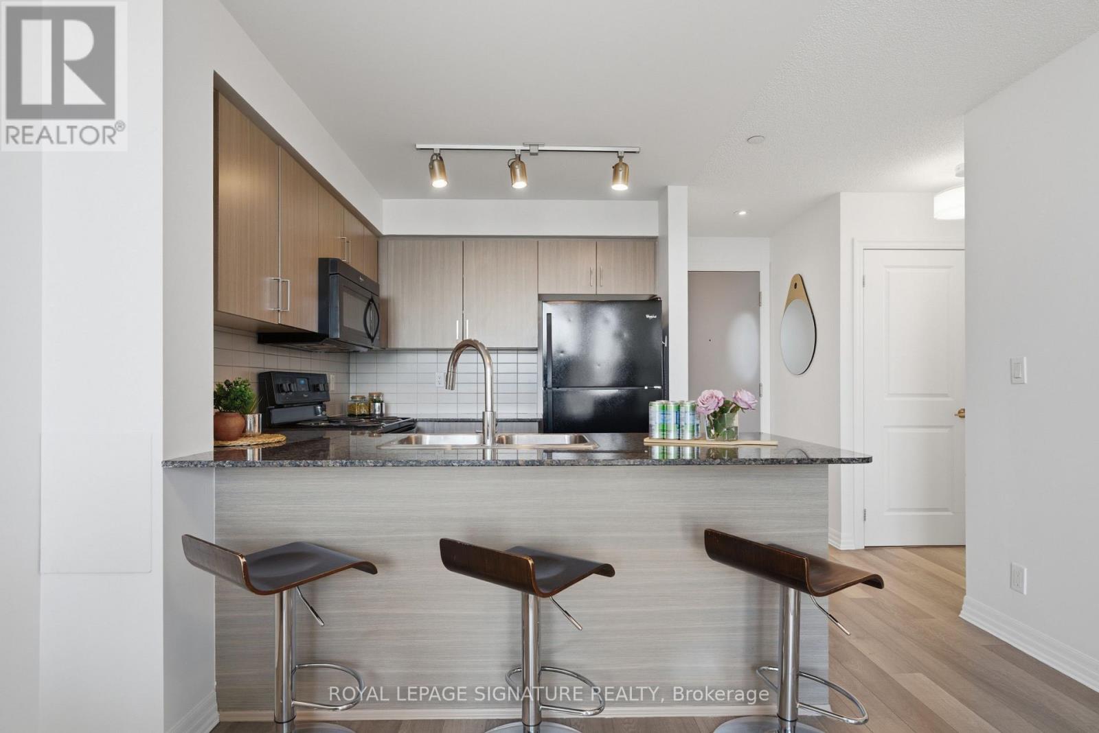 1116 - 80 Esther Lorrie Drive, Toronto, Ontario  M9W 0C6 - Photo 7 - W13035492