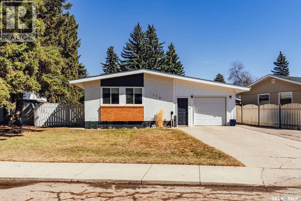 176 Tucker CRESCENT, Saskatoon, Saskatchewan