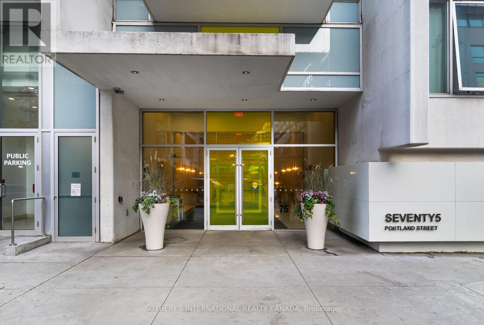 302 - 75 PORTLAND STREET, Toronto, Ontario