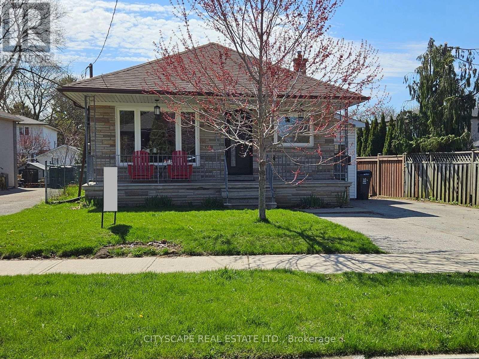 87 SAVONA DRIVE, Toronto, Ontario