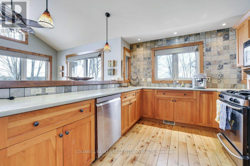 1374 Black Lake North Shore Road, Tay Valley, Ontario  K7H 3C5 - Photo 11 - X12856924