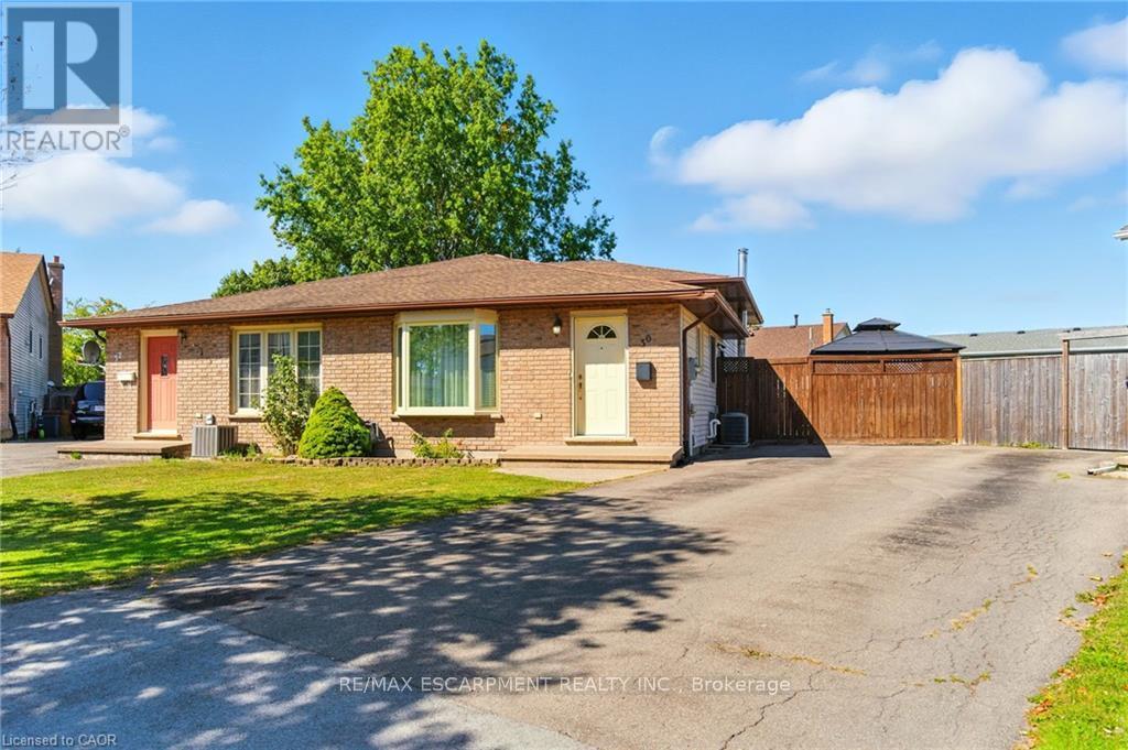 30 Rainbow Court, Welland, Ontario  L3C 6R4 - Photo 3 - X13035820