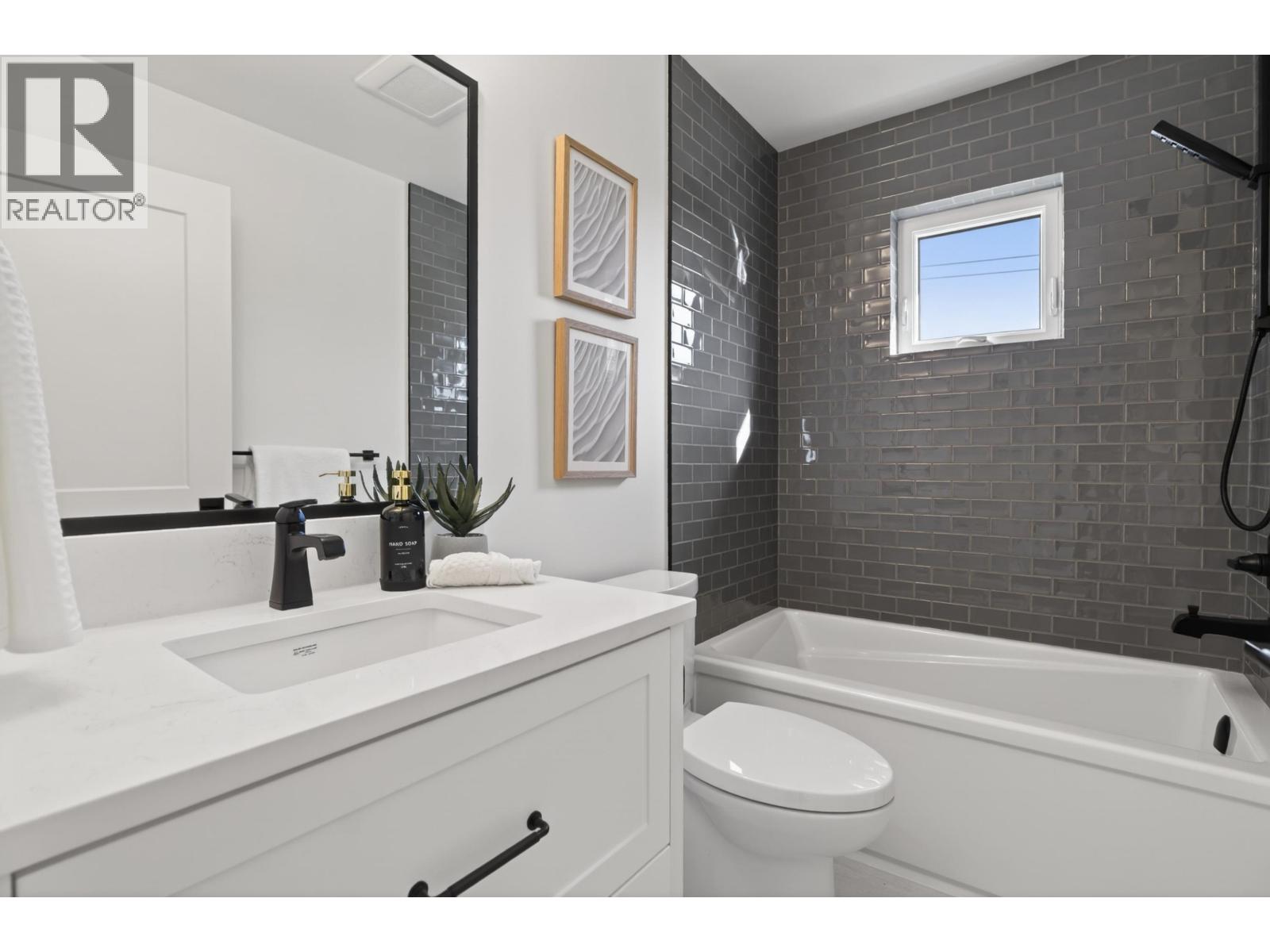 2 902 First Street, New Westminster, British Columbia  V3L 2J2 - Photo 27 - R3114945