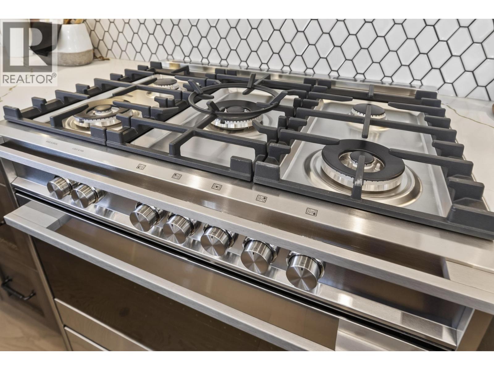 2 902 First Street, New Westminster, British Columbia  V3L 2J2 - Photo 13 - R3114945