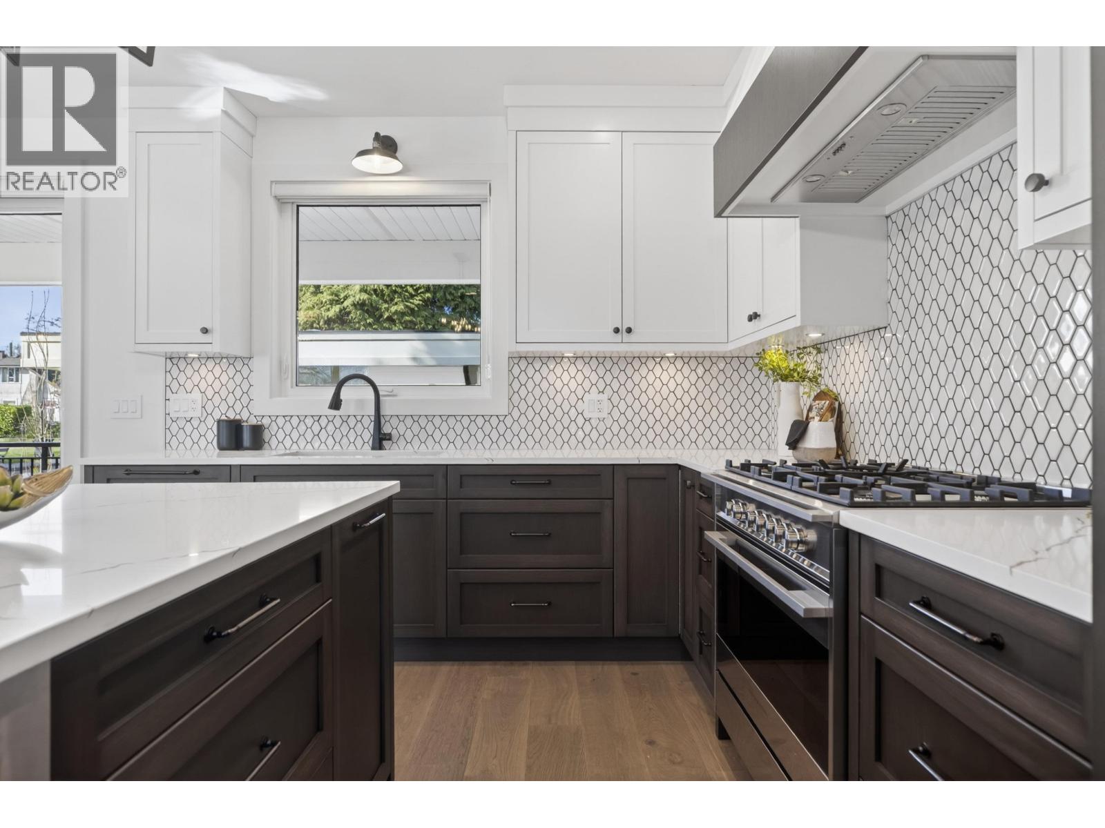 2 902 First Street, New Westminster, British Columbia  V3L 2J2 - Photo 12 - R3114945