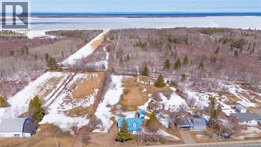 725 Saint-Pierre O. Boulevard, Caraquet, New Brunswick  E1W 1A1 - Photo 2 - NB137291