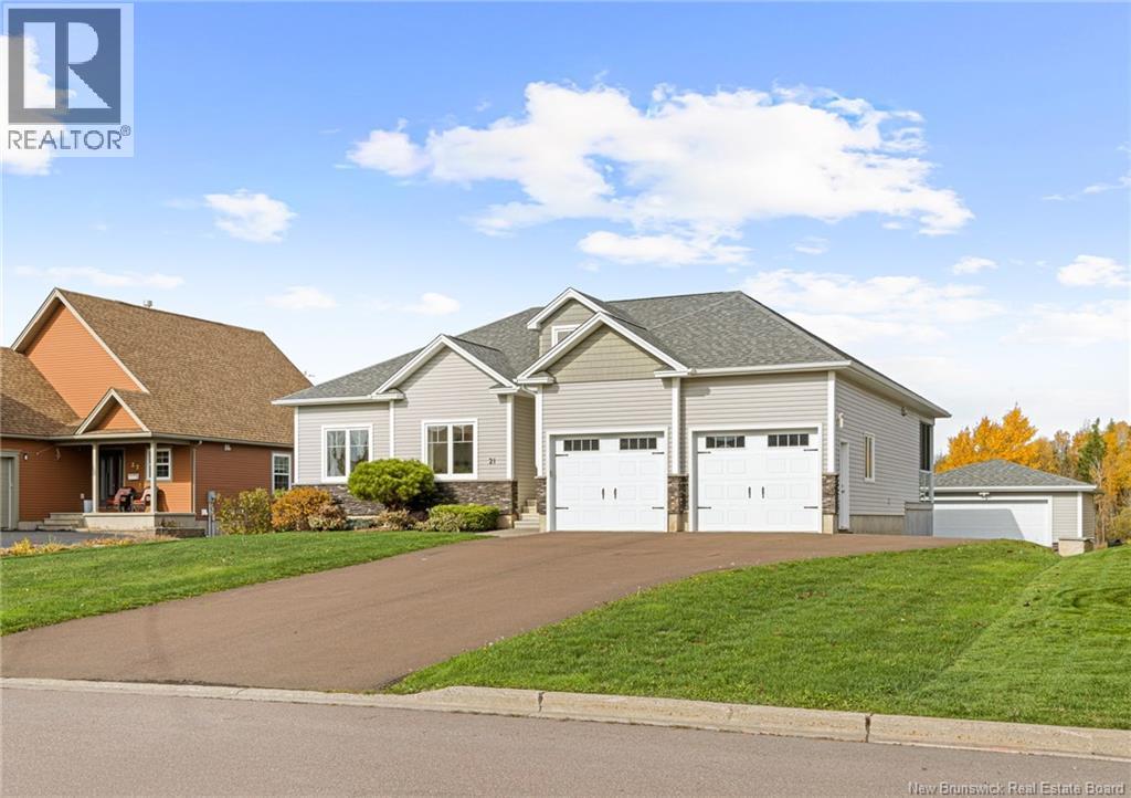 21 Hammond Street, Moncton, New Brunswick  E1A 6C4 - Photo 2 - NB137790